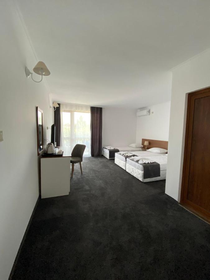 Villa Aqua Family Hotel Burgas ภายนอก รูปภาพ