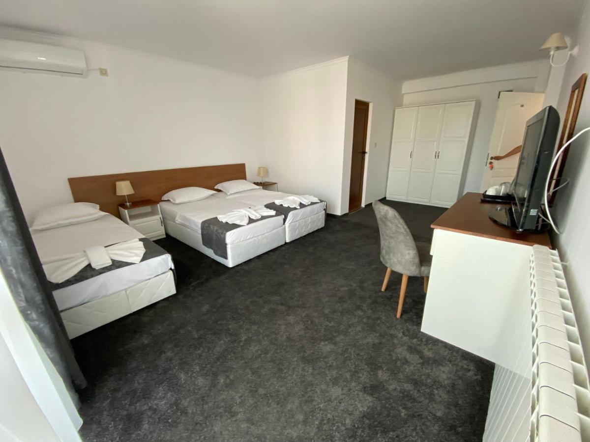 Villa Aqua Family Hotel Burgas ภายนอก รูปภาพ